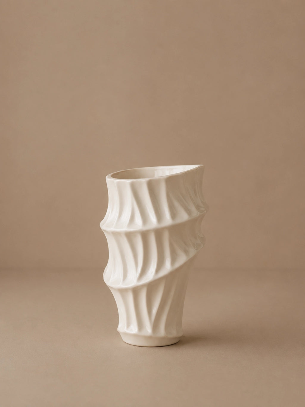 SCULPTURAL RIPPLE VASE